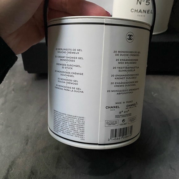 Chanel - Picture 4 of 8